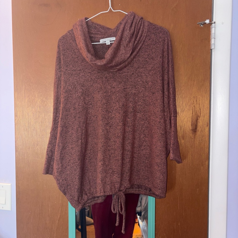 Green Envelope 3/4 sleeve top